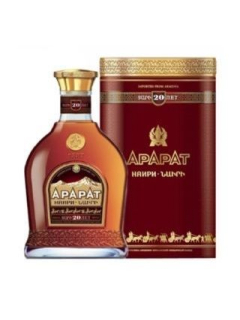 Коньяк Арарат Наири 20 лет Подарочная упаковка 